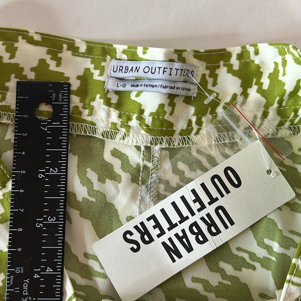 Urban Outfitters Olympia Printed Wide Leg Pants Large - Picture 7 of 9